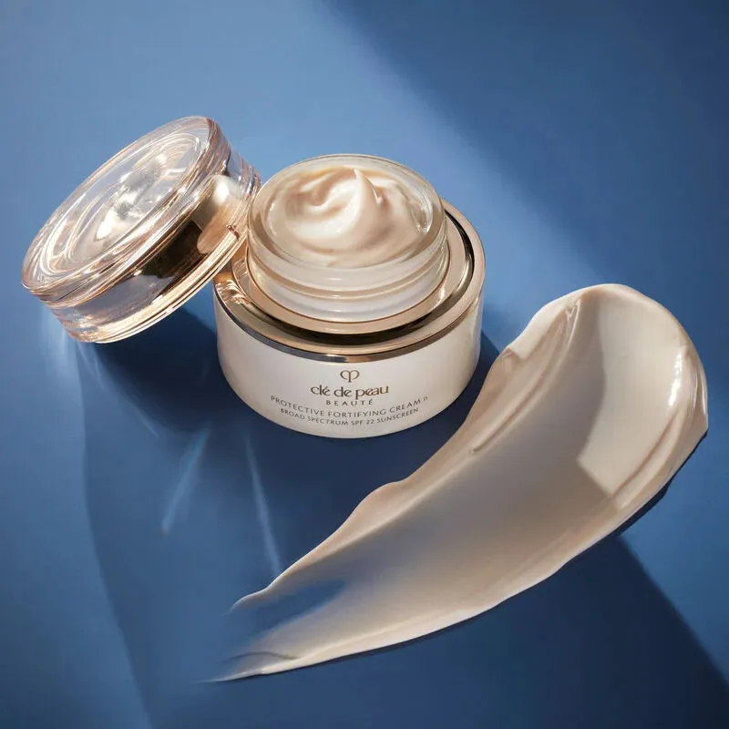 Clé de Peau Beauté Protective Fortifying Cream SPF 22